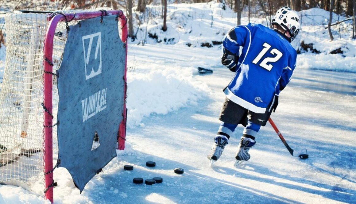 ice hockey hockey player young 570892
