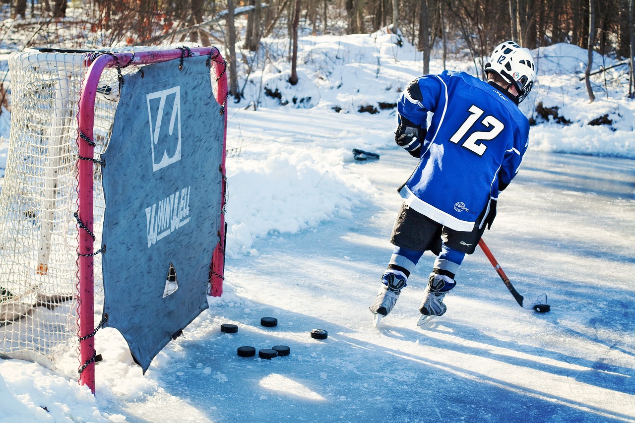 ice hockey hockey player young 570892