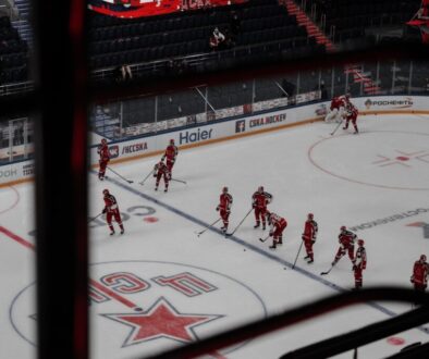 Jak kupić bilety na mecze hokejowe – praktyczny poradnik dla kibica