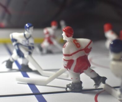 Historia hokeja na świecie – jak hokej na lodzie zdobył popularność