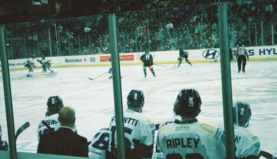 Kim jest bramkarz w hokeju - rola i zadania na lodowisku